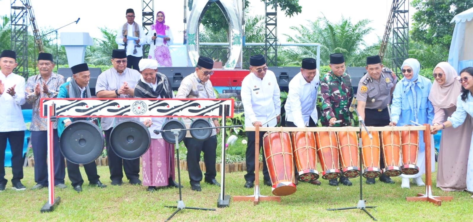 MTQ Ke-52 Simalungun Resmi Dibuka, 595 Peserta dari 32 Kecamatan Siap Berlomba Selama Tiga Hari
