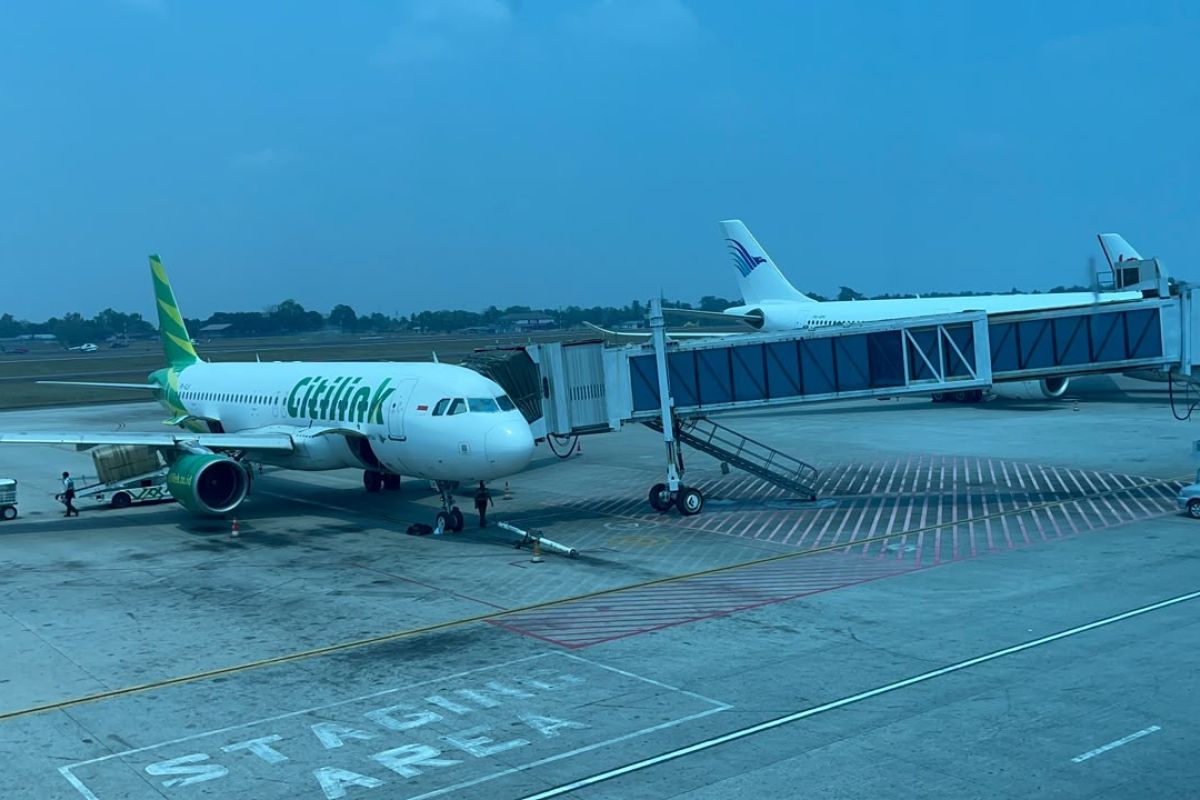 Kabut Asap Turunkan Jarak Pandang di Palembang, Enam Penerbangan Bandara SMB II Tertunda