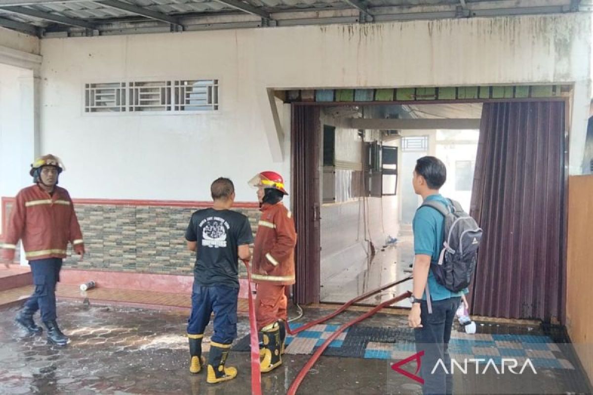 Kebakaran Hanguskan Rumah di Nusa Indah Bengkulu, Balita 3 Tahun Dievakuasi Warga Lewat Pintu Dobrak