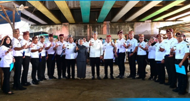 Bupati Lampung Selatan Egi Lantik 12 Pejabat di Bawah Flyover Pasar Natar, Singgung Gaji ASN vs Rezeki Pedagang