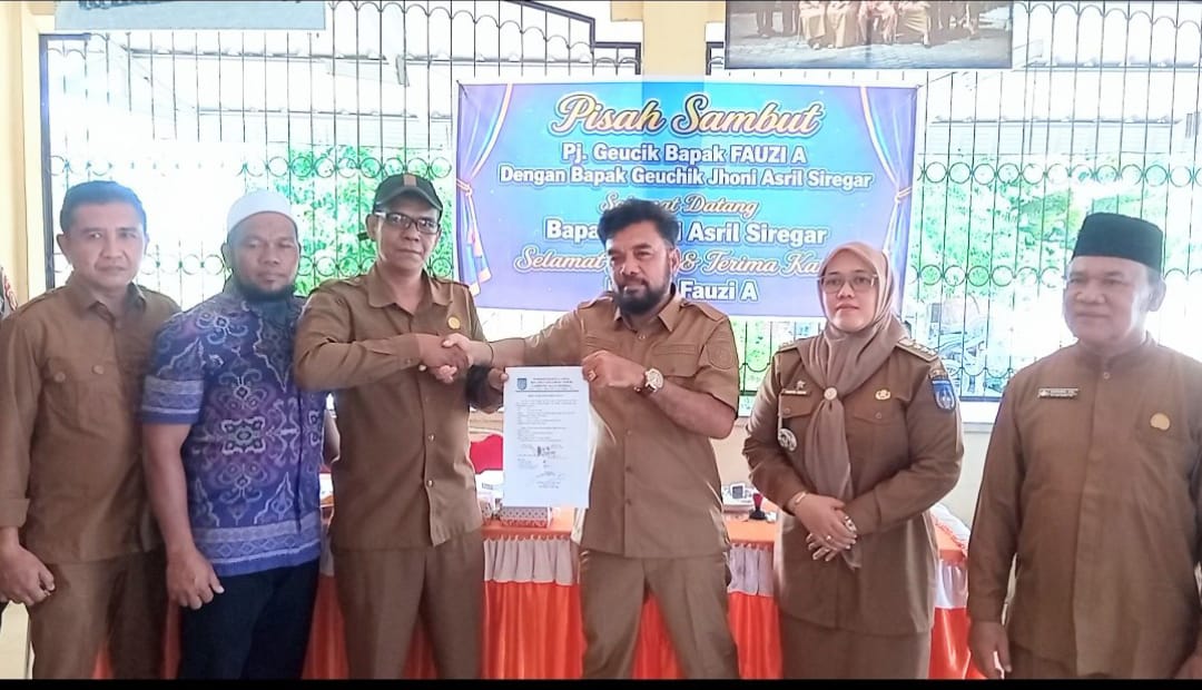 Camat Langsa Timur Tekankan Serah Terima Anggaran ke Geuchik Alur Merbo Terpilih Joni Asril Siregar