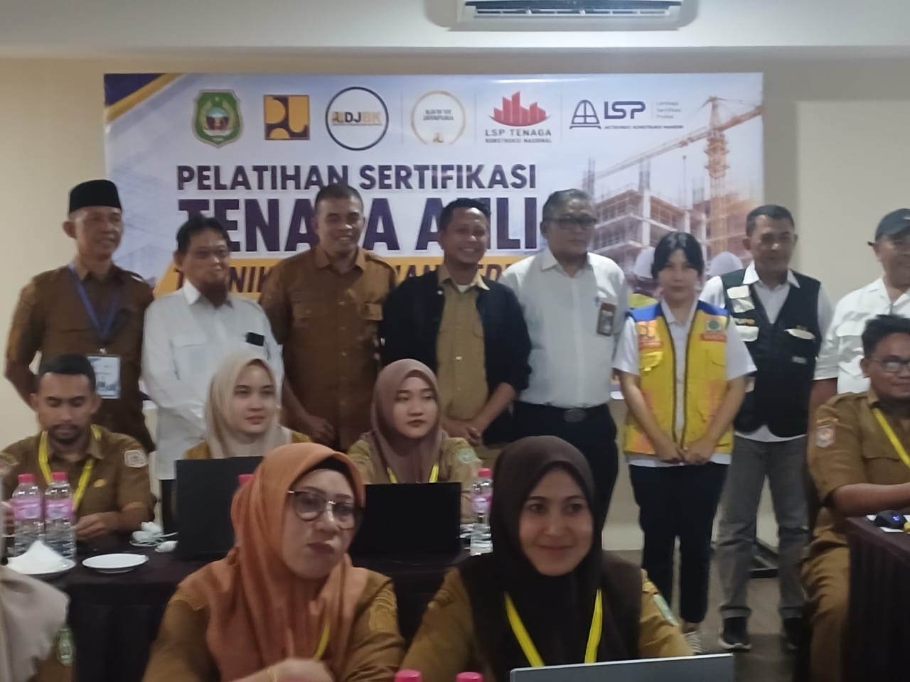 Dinas PUPR Maluku Utara Mulai Latih Puluhan ASN untuk Sertifikasi Tenaga Ahli Konstruksi di Ternate