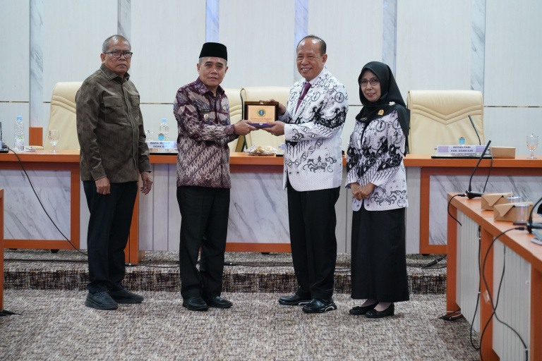 PGRI Sumatera Selatan dan Ogan Ilir Latih Ratusan Guru Menulis Karya Ilmiah, Targetkan Publikasi di Jurnal