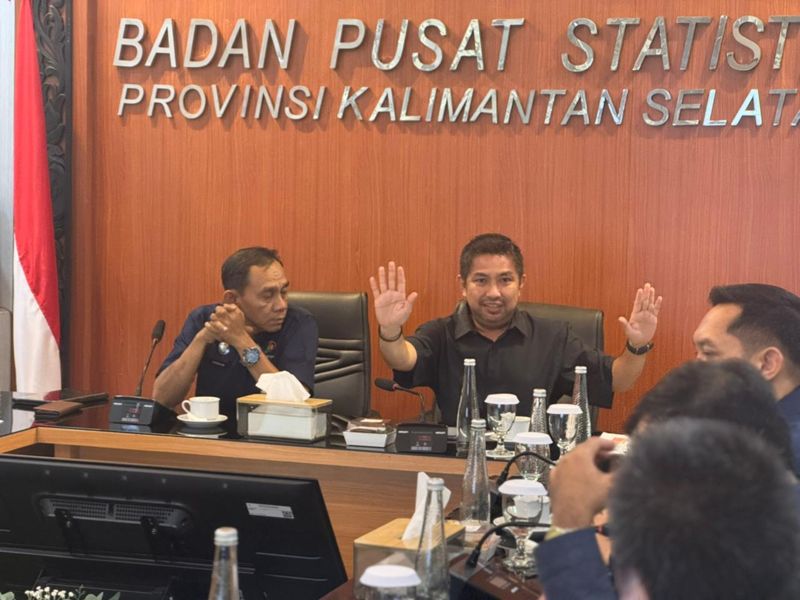 Anggota DPRD Kalsel Bang Dhin Kunjungi BPS Banjarbaru Bahas Data Makroekonomi hingga Target Indeks Demokrasi