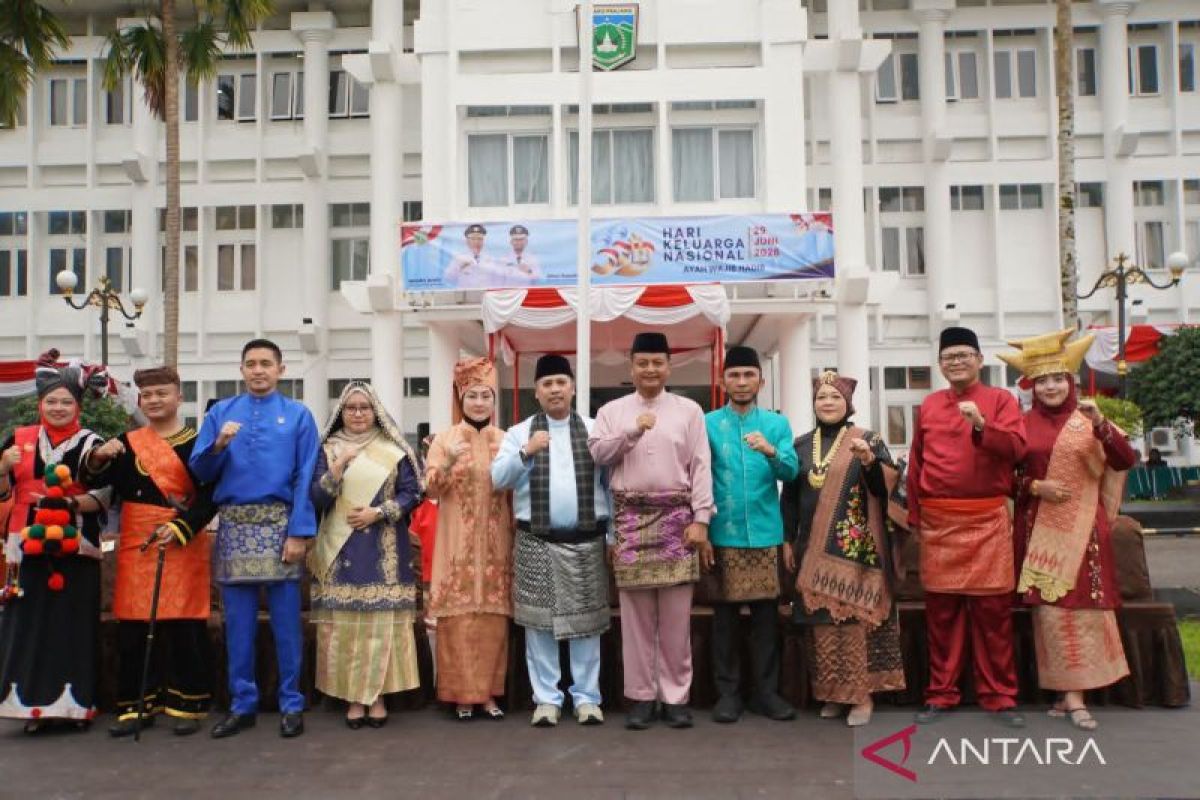 Wali Kota Padang Panjang Dorong Ayah Lebih Aktif Mengasuh Anak, Bukan Sekadar Mencari Nafkah