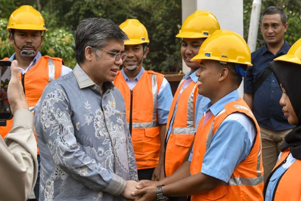 Menaker Yassierli Komitmen Kembangkan Satpel PVP Sawahlunto Usai Tinjau Pelatihan Operator Excavator