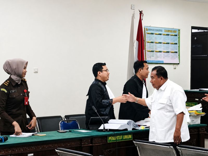 Mantan Bupati Kepahiang Bando Amin Bantah Perintah Kurangi Tanah GOR dalam Sidang Tipikor di PN Bengkulu