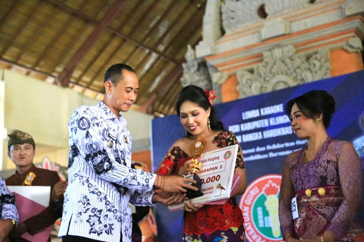 Lomba Karaoke Guru Warnai Hardiknas 2026 di Klungkung, Wabup Tjok Surya Sebut Perkuat Solidaritas dan Pelestarian Budaya