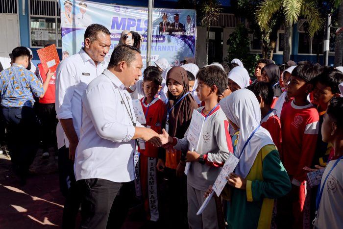 Sekda Ternate Rizal Marsaoly Soroti Kapasitas Guru dan Adaptasi Siswa Baru saat MPLS di SMP Negeri 2