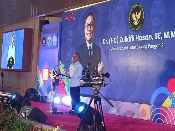Zulhas Beri Tenggat 2 Pekan ke Wali Kota Makassar Bereskan Sampah, Ancaman Ambil Alih oleh Pemprov Sulsel