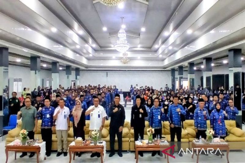Bupati Barito Utara Shalahuddin Komitmen ASN Bebas Narkotika Lewat Tes Urine di Muara Teweh