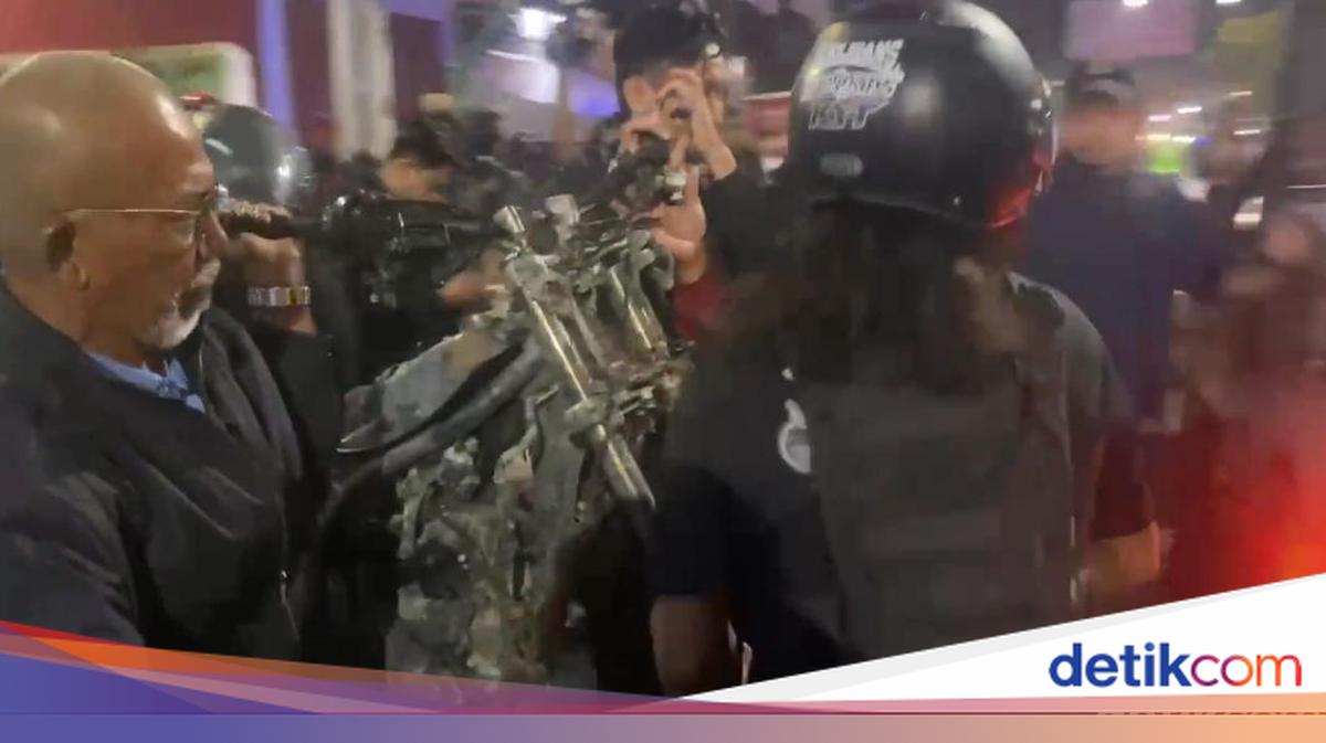 Geng Motor Serang Warga di Tamajene Makassar, Satu Orang Kena Panah dan Motor Terbakar