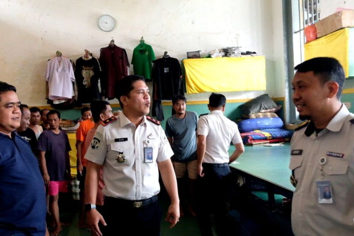 Rutan Tanjungpinang Periksa Seluruh Kamar Warga Binaan, Pastikan Tak Ada Fasilitas Khusus