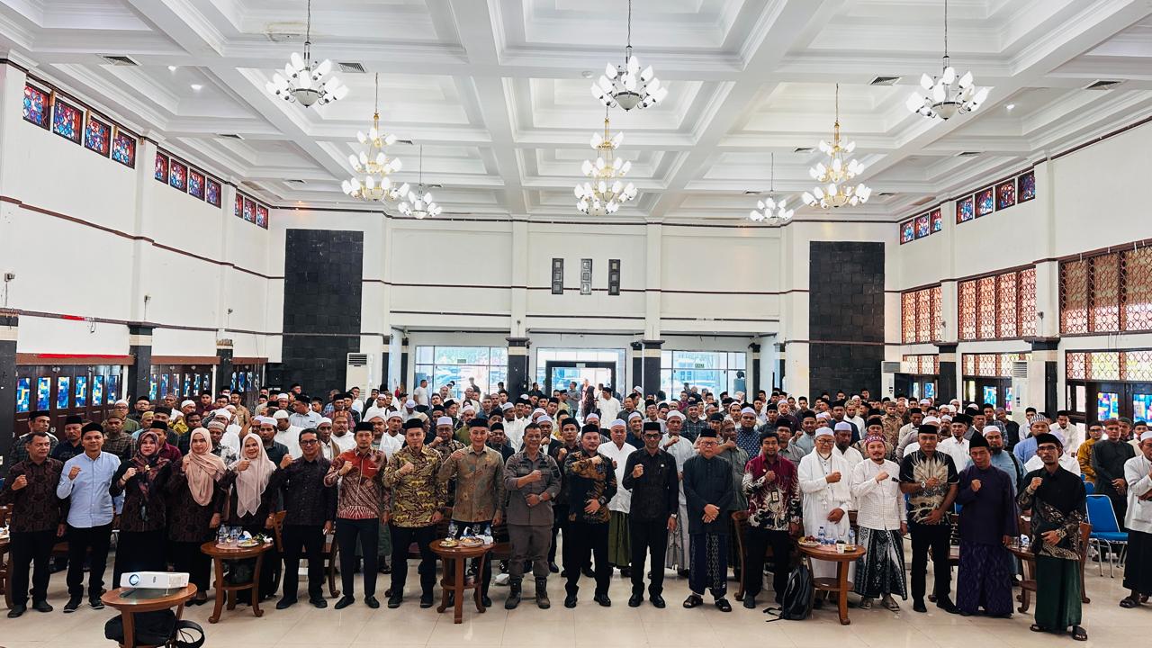 Gubernur Aceh Mualem Beri Kepercayaan Penuh ke 102 Pimpinan Dayah untuk Bangun Prasarana Secara Swakelola, Tanpa Tender