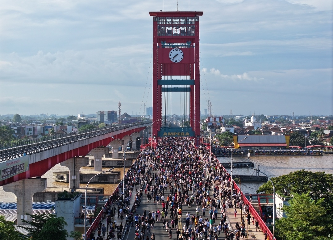 Parade Kebaya di Jembatan Ampera Palembang Targetkan Rekor MURI 2026, Berdampingan dengan Zikir Akbar