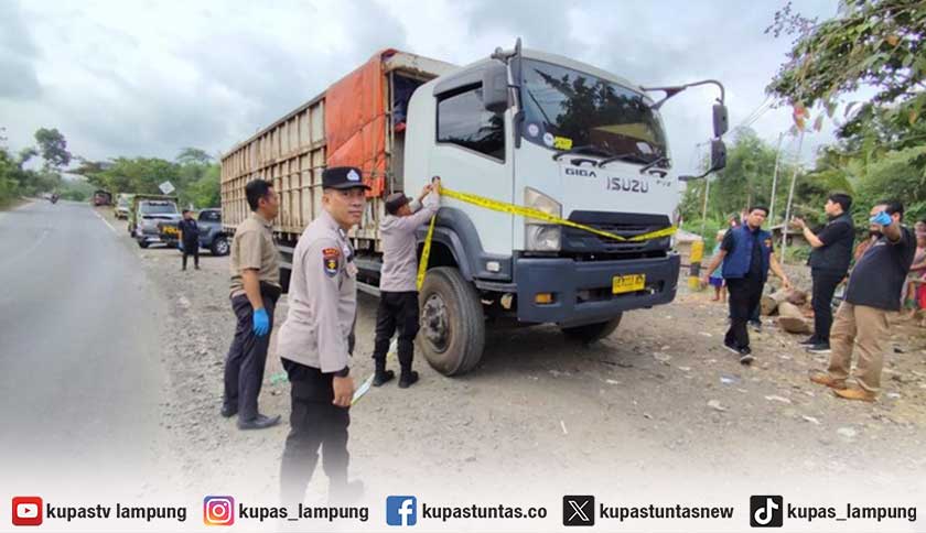 Polisi Olah TKP Sopir Truk Asal Bandar Lampung Ditemukan Meninggal di Kabin di OKU Sumsel, Tidak Ada Tanda Kekerasan