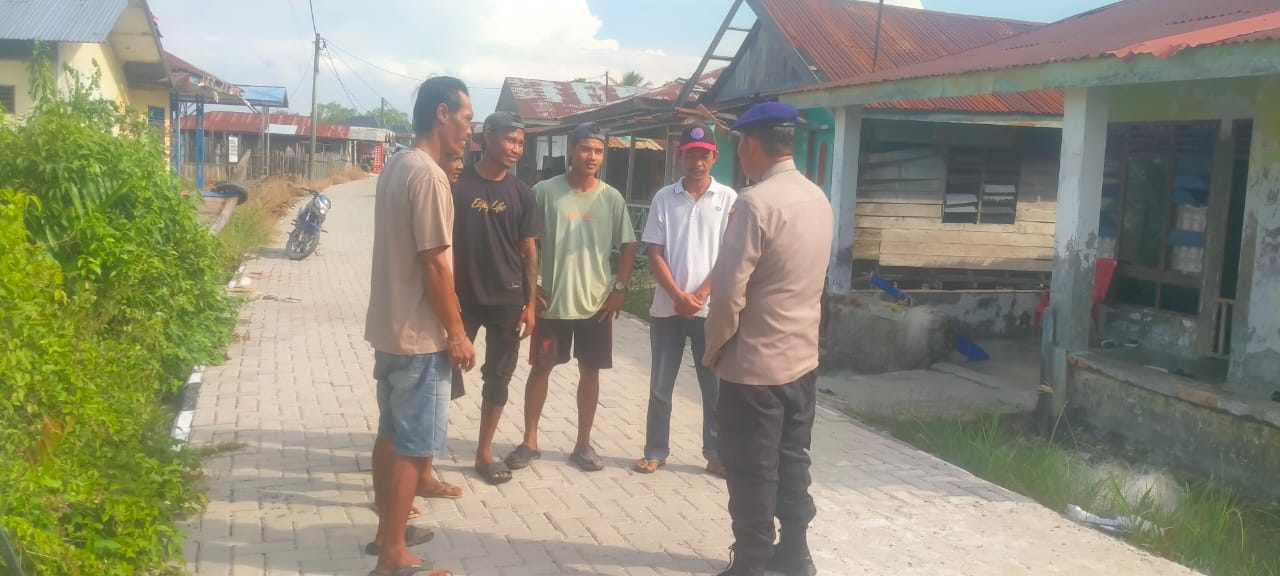 Sat Polairud Polres Langkat Edukasi Nelayan di Pesisir Brandan Timur, Tekankan Keamanan Laut dan Larangan Buang Sampah