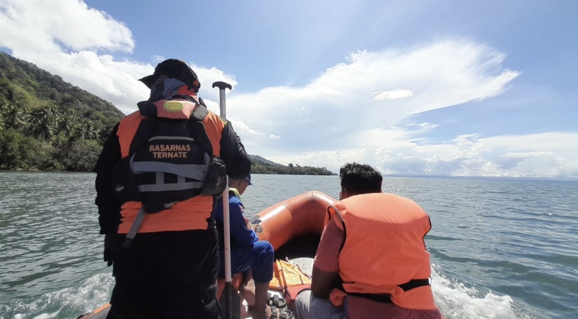 Pemuda Halmahera Selatan Hilang saat Memanah Ikan di Pantai Goji, Tim SAR Gabungan Masih Sisir Perairan