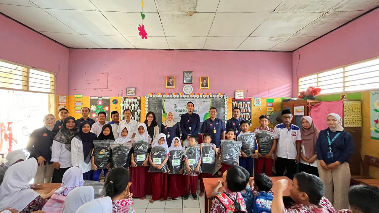 Pegadaian Kanwil IX Salurkan Bantuan Pendidikan Rp50 Juta untuk 20 Siswa SMK di Pandeglang, 730 SD Terima Perlengkapan Sekolah