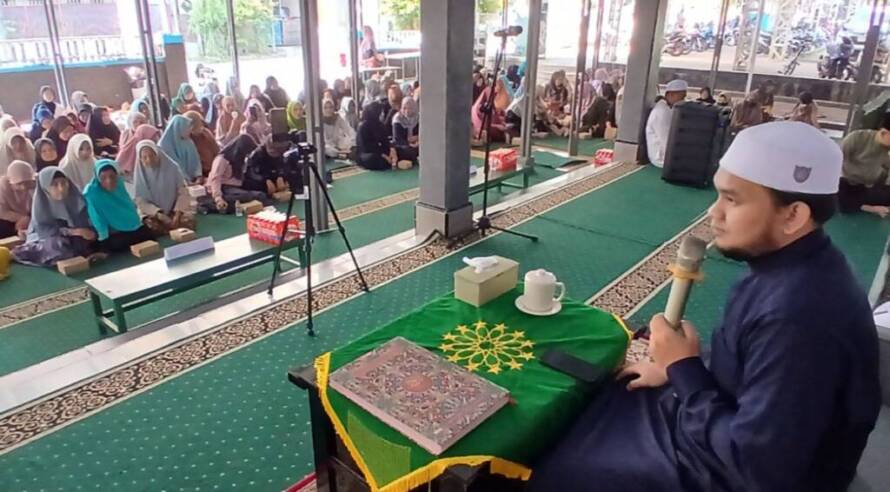 Masjid Al-Madinah Bogor Salurkan Santunan Rp91 Juta untuk 355 Yatim dan Dhuafa di Penghujung Muharram