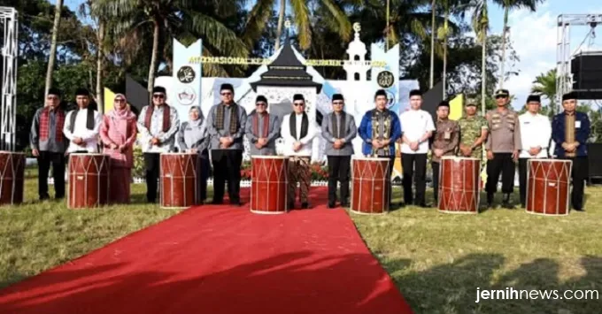 744 Kafilah dari 14 Kecamatan Siap Berlomba di MTQ ke-43 Tanah Datar, Bupati Eka Putra Peringatkan Larangan Kecurangan
