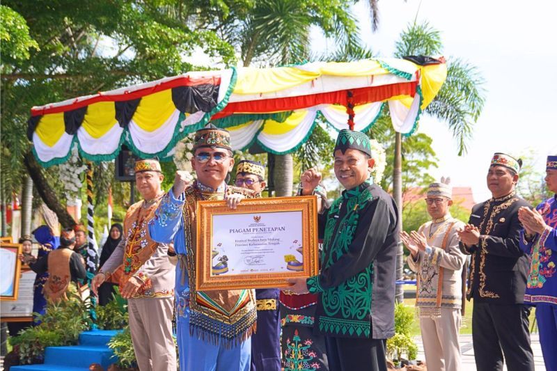 Dua Ikon Daerah Kalteng Resmi Dapat Pengakuan Negara, Festival Budaya Isen Mulang dan Wisata Sungai Hitam Sabangau Jadi Kawasan Berbasis KI