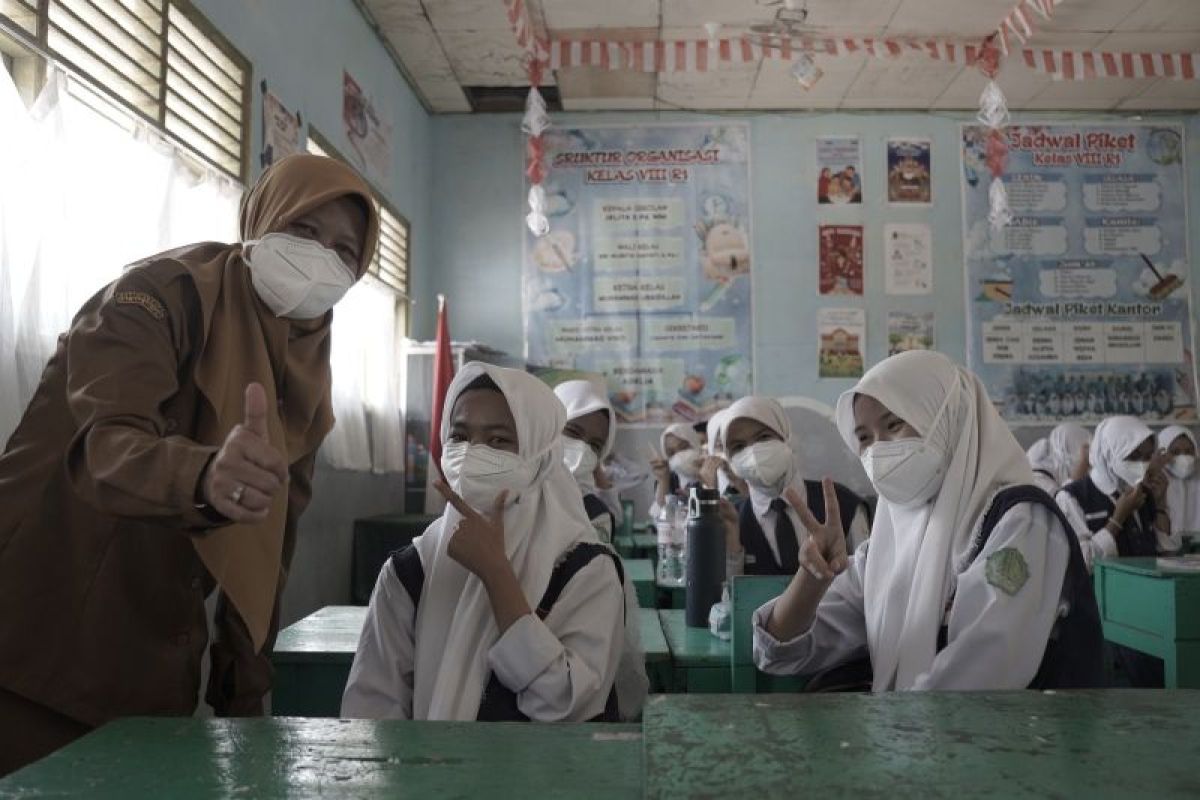 Kabut Asap Karhutla Selimuti Sampit, Dompet Dhuafa Hadirkan Ruang Aman Asap di SMPN 9