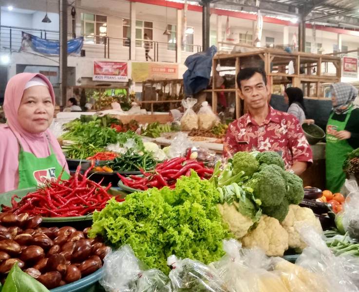 Libur Sekolah dan MBG Tekan Harga Daging Ayam, Telur, dan Minyak di Kuningan, Justru Ketimun Melonjak Rp 16.000