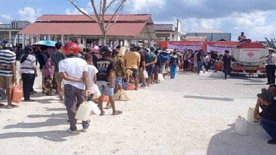 Harga Pertamax di Maluku Barat Daya Tembus Rp 100.000 Per Botol, Cuaca Ekstrem Hambat Pasokan BBM