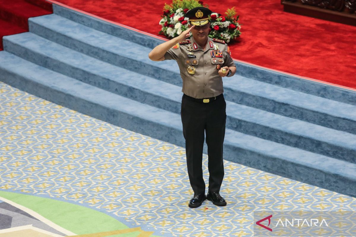 Presiden Prabowo Lantik Komjen Pol Suyudi Ario Seto sebagai Kapolri di Istana, DPR Setujui Lewat Paripurna