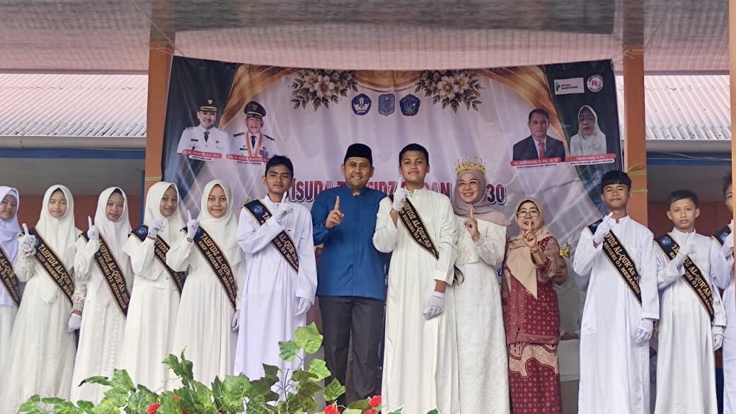 Bupati Merangin M Syukur Haru Hadiri Wisuda Tahfidz Putranya, Usul Kebijakan Pemantauan Ibadah Siswa
