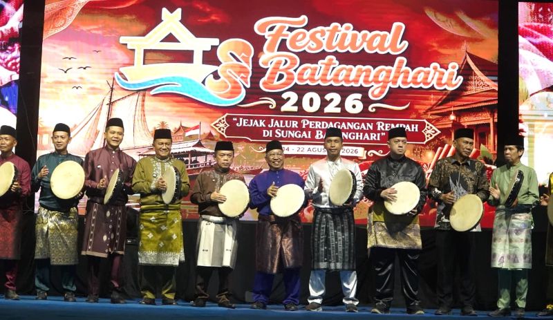 Festival Batanghari 2026 Resmi Dibuka, Gubernur Jambi Targetkan Ekonomi Tumbuh dari Sektor UMKM dan Wisatawan