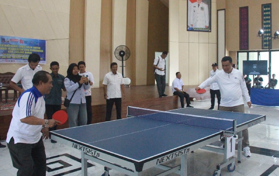 Wabup Tanjab Barat Katamso Resmi Buka Turnamen Tenis Meja Antarinstansi, 27 Tim Siap Berlaga di Kuala Tungkal