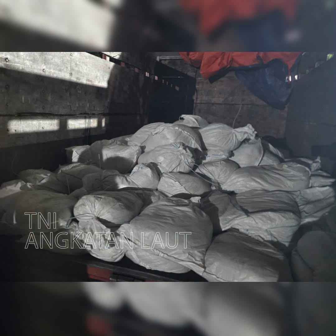 TNI AL Gagalkan Penyelundupan 6 Ton Pasir Timah Ilegal Asal Bangka di Ancol, Satu Truk Kontainer Diamankan