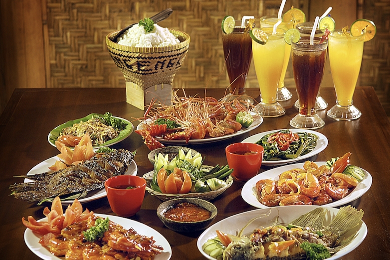 Gubug Mang Engking CitraRaya Tangerang Sajikan Menu Seafood Air Tawar, Udang Bakar Madu hingga Gurame Bumbu Cobek Jadi Andalan