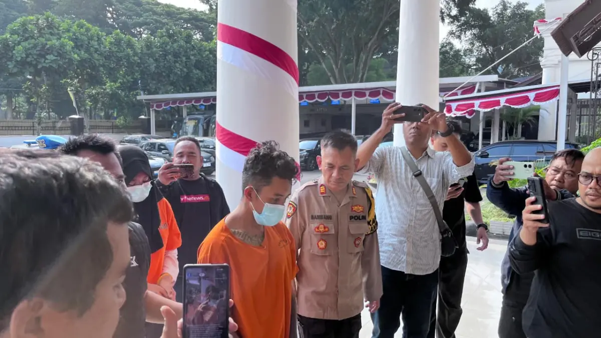 Pasutri di Bandung Jambret Handphone Anak di Bawah Umur saat Korban Main HP di Atas Motor, Polisi Amankan Keduanya