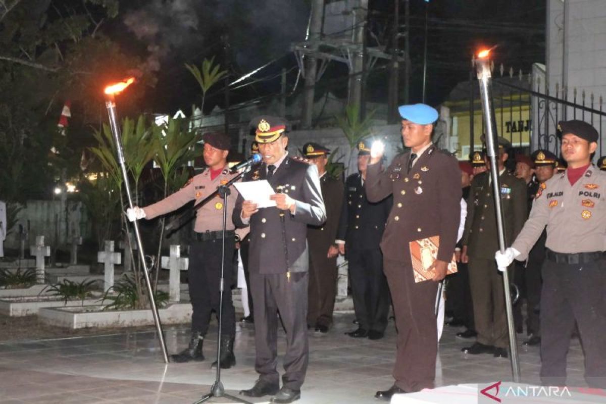 Kapolres Tanjungbalai Pimpin Apel Renungan Suci di Taman Makam Pahlawan, 152 Arwah Pahlawan Didoakan Jelang HUT ke-81 RI
