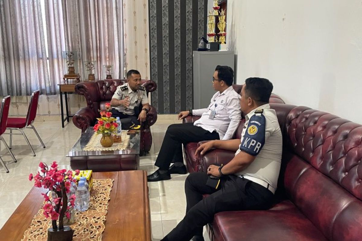 Rutan Raha Gandeng BNNK Muna Razia Blok Hunian hingga Tes Urine Warga Binaan
