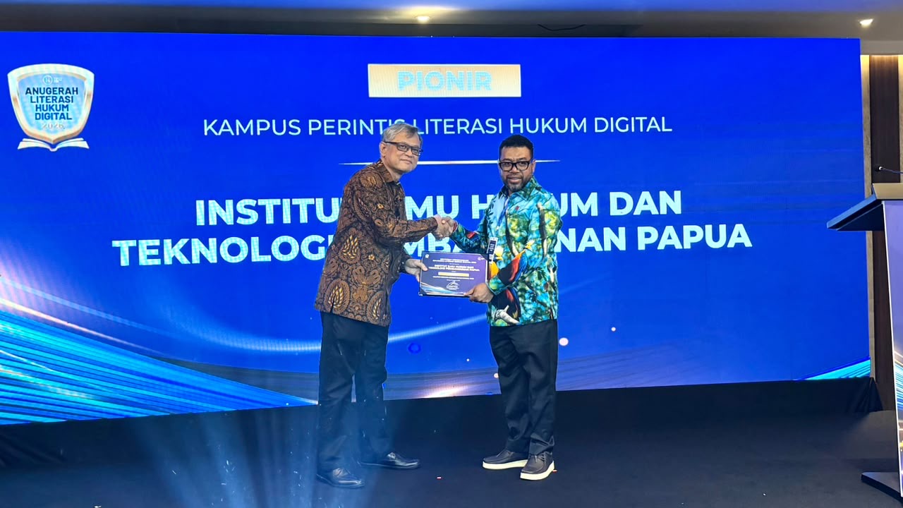 IHTP Papua Raih Penghargaan Kampus Perintis Literasi Hukum Digital di Jakarta