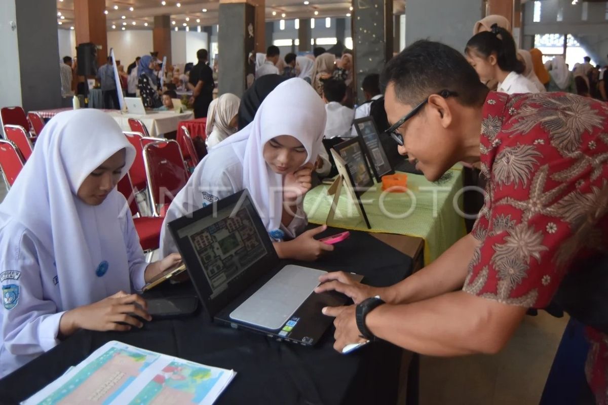 Pelajar Tampilkan Karya Gim dan Animasi Buatan Sendiri di Padang International Animation & Game Expo 2026