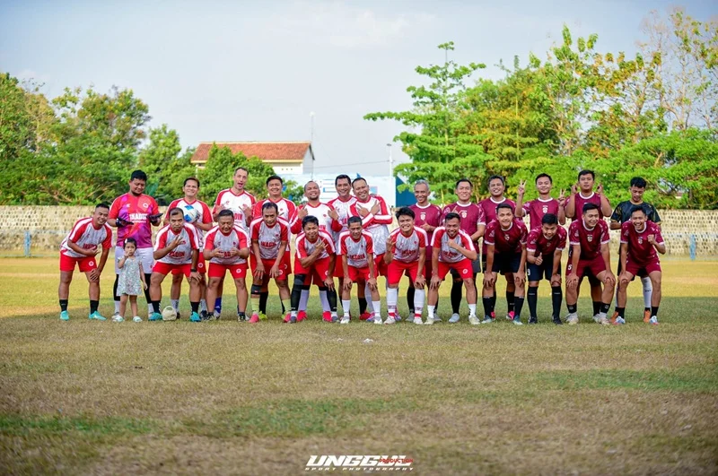 Laga Sepak Bola Persahabatan IKADIN dan Polres Karanganyar, Sinergi Dua Institusi Diikat Lewat Sportivitas