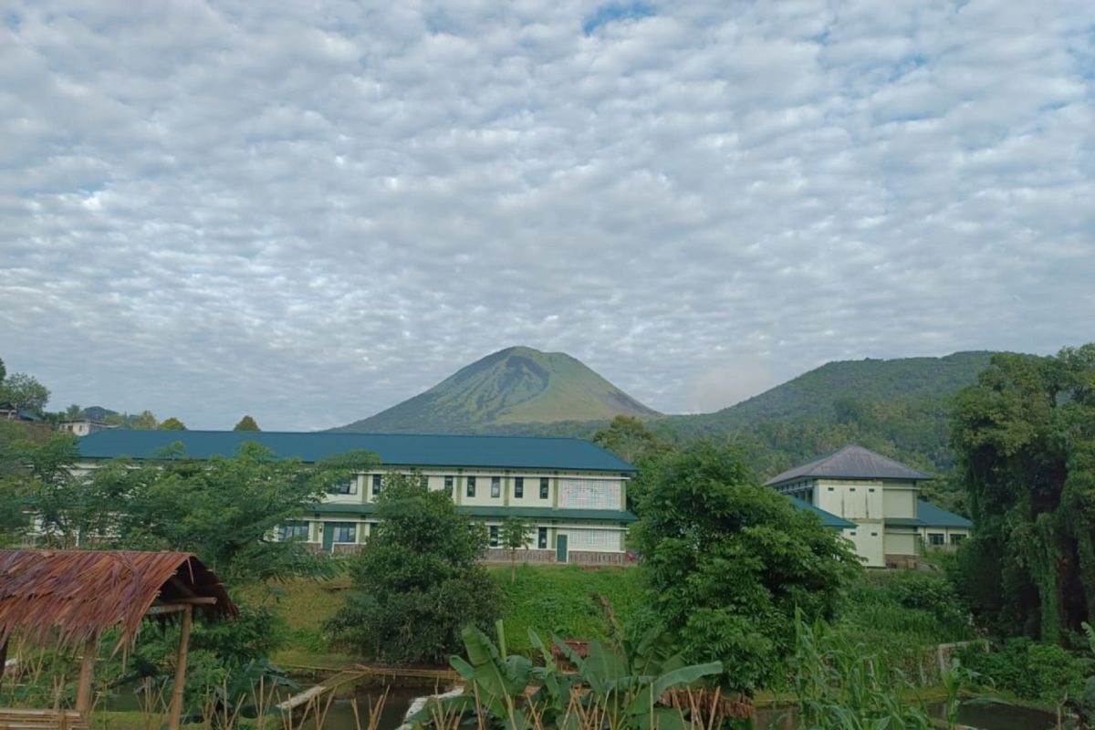 Pemkot Tomohon Larang Pendakian Gunung Lokon Imbas Musim Kemarau, Ini Daftar Imbauan untuk Warga