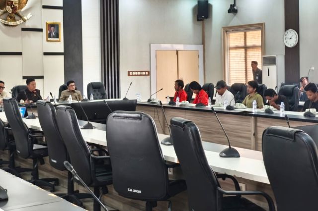 Aksi GMNI di DPRD Jambi Berujung Dialog, Pimpinan Dewan Janji Tindaklanjuti 7 Tuntutan Soal MBG hingga Dana Siluman Rp 58 M