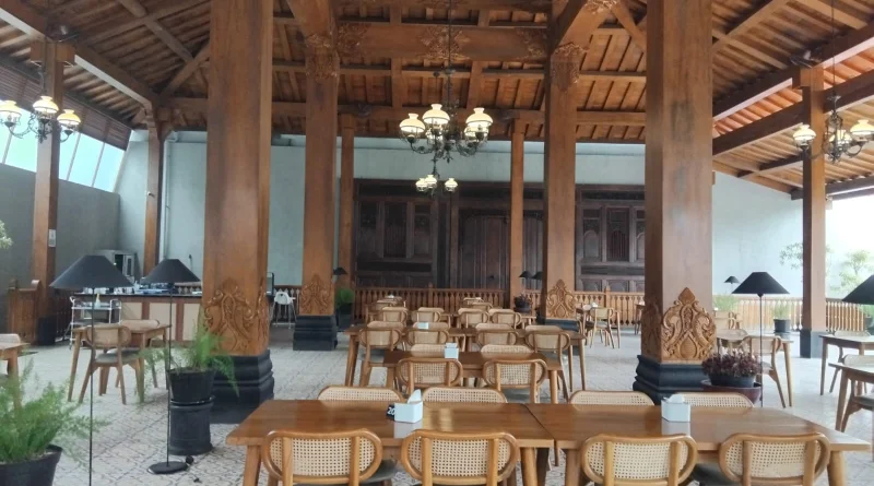KoenoKoeni Tak Hanya Hotel Butik, Kini Hadirkan Restoran Bernuansa Jawa di Parongpong Bandung Barat
