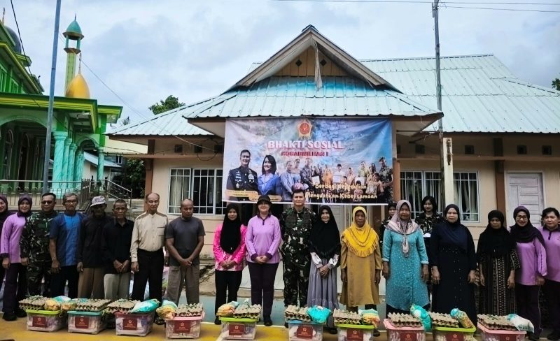 Pangkogabwilhan I Letjen TNI Kunto Arief Wibowo Gelar Bakti Sosial di Pulau Dendun Bintan, Bantuan Sembako hingga Alat Tulis Disalurkan