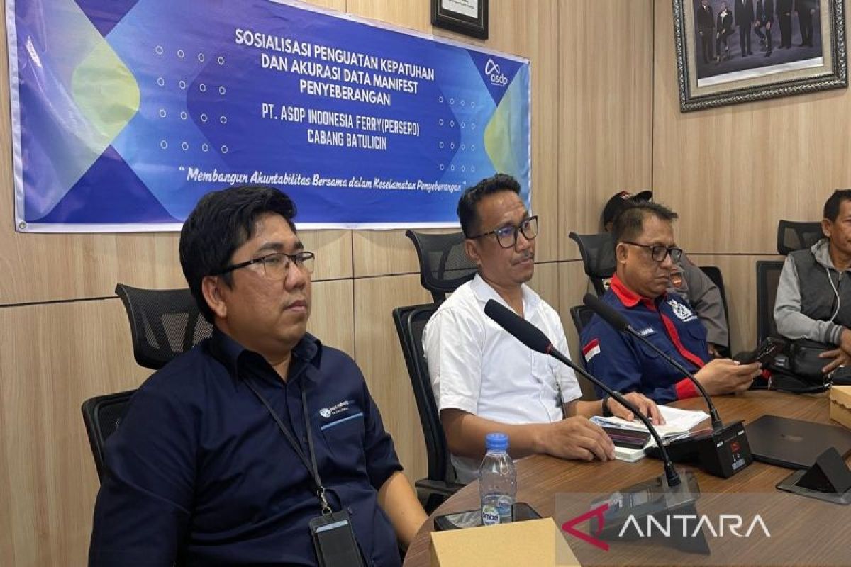 ASDP Batulicin Ingatkan Penumpang Feri Taati Aturan Keselamatan, Tiket Resmi hingga Larangan Duduk di Pagar Kapal