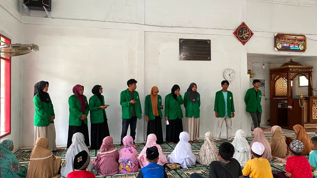 10 Mahasiswa KKN STAIN Madina di Padang Lawas Hidupkan Program Magrib Mengaji dan Edukasi Thaharah untuk Remaja