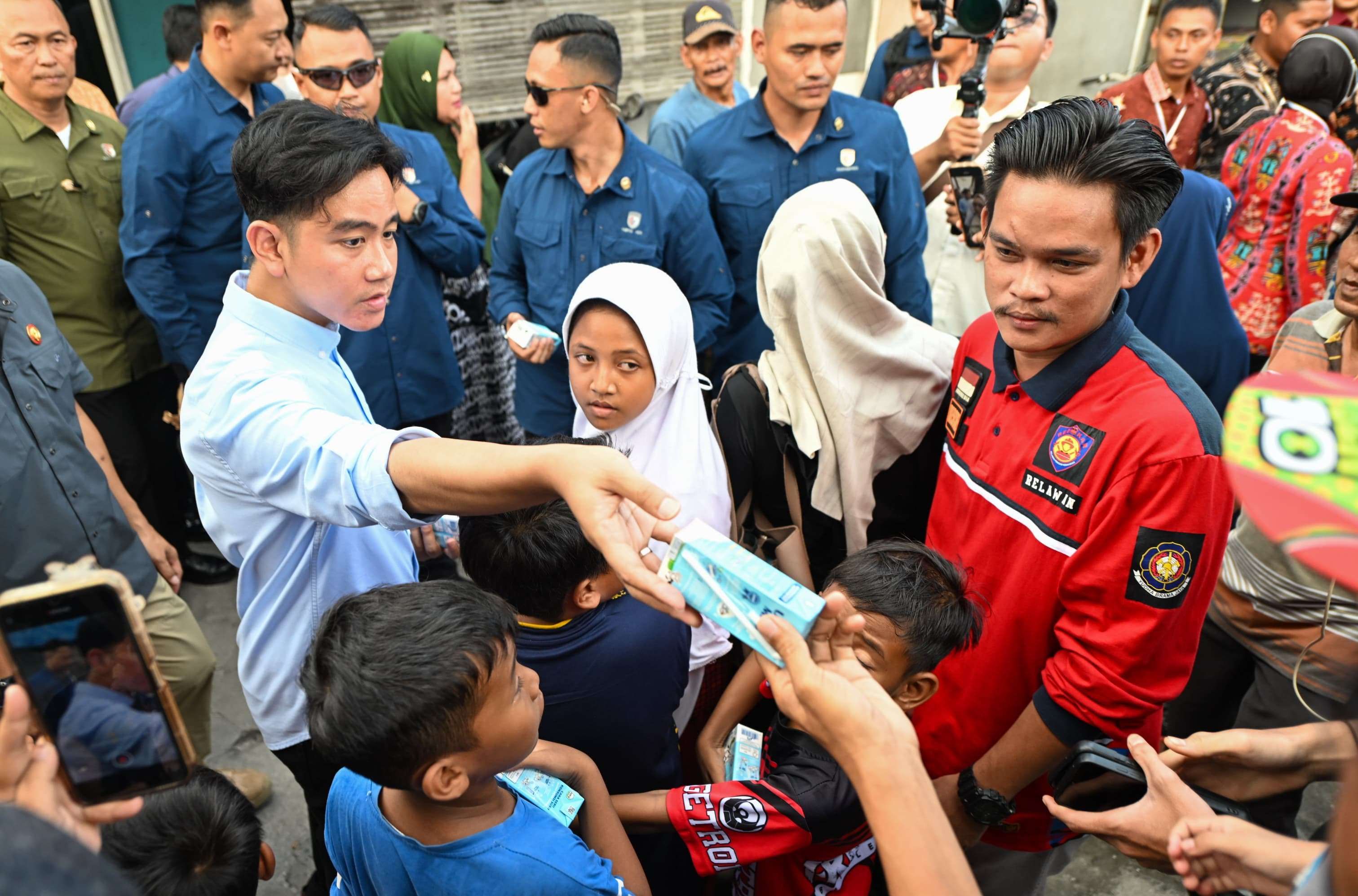 Wapres Gibran Blusukan ke Amfoang NTT, Warga Keluhkan Harga Pertalite Rp25 Ribu hingga Dua Jembatan Putus