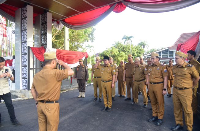 Pemkot Palembang Minta 2.500 ASN Perkuat Disiplin Jelang HUT ke-81 RI, Wakil Wali Kota Serahkan Beasiswa S2-S3