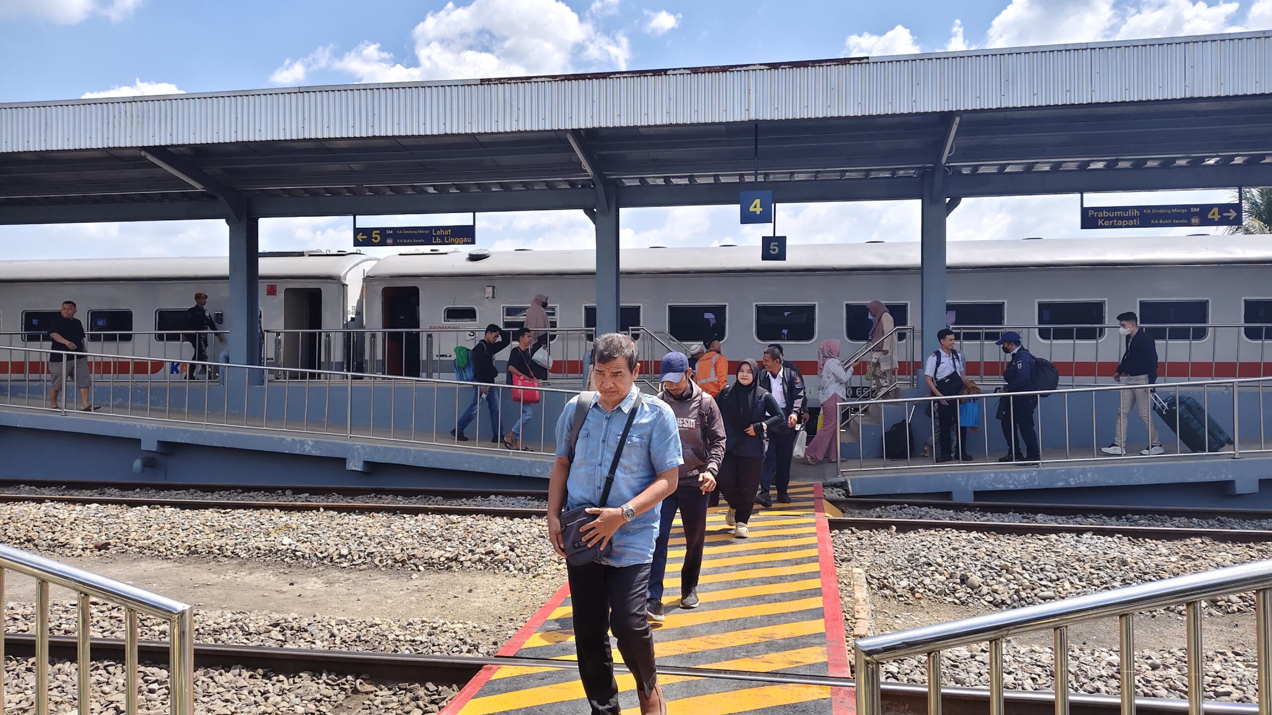 Stasiun Muara Enim Layani 45.408 Penumpang pada Semester I 2026, KAI Catat Tren Pertumbuhan 5 Tahun Beruntun